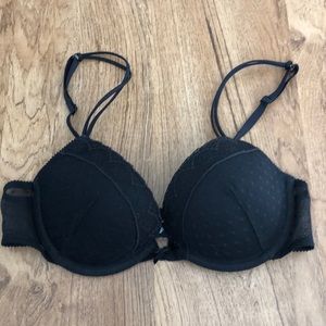GAPBody Favorite Demi Plunge 32B black